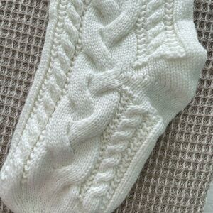 Elegant White Cable Knit Socks